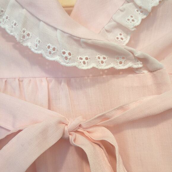 Her Majesty Vintage Girls Wrap Dress/Gown Size 1-3 Pink Eyelet Trim Made in USA - Picture 4 of 10